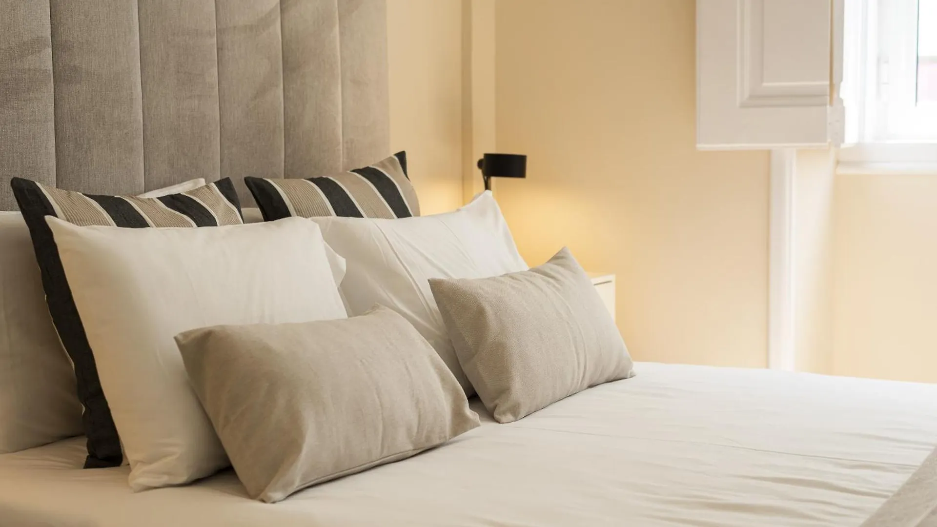 City Rooms Guest House By Hd District de District de Faro 0*,  Portugal