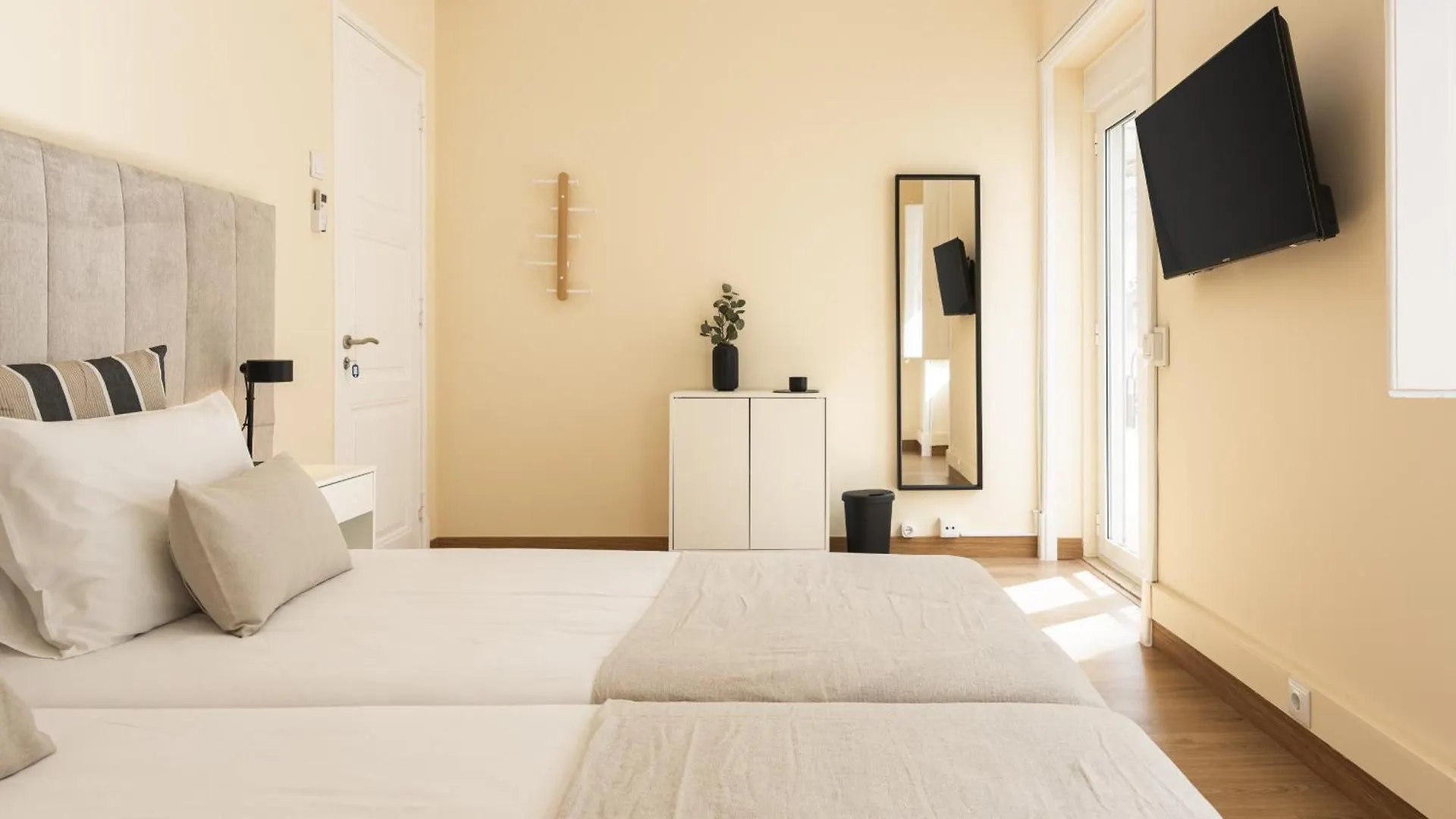 City Rooms Guest House By Hd District de District de Faro 0*,